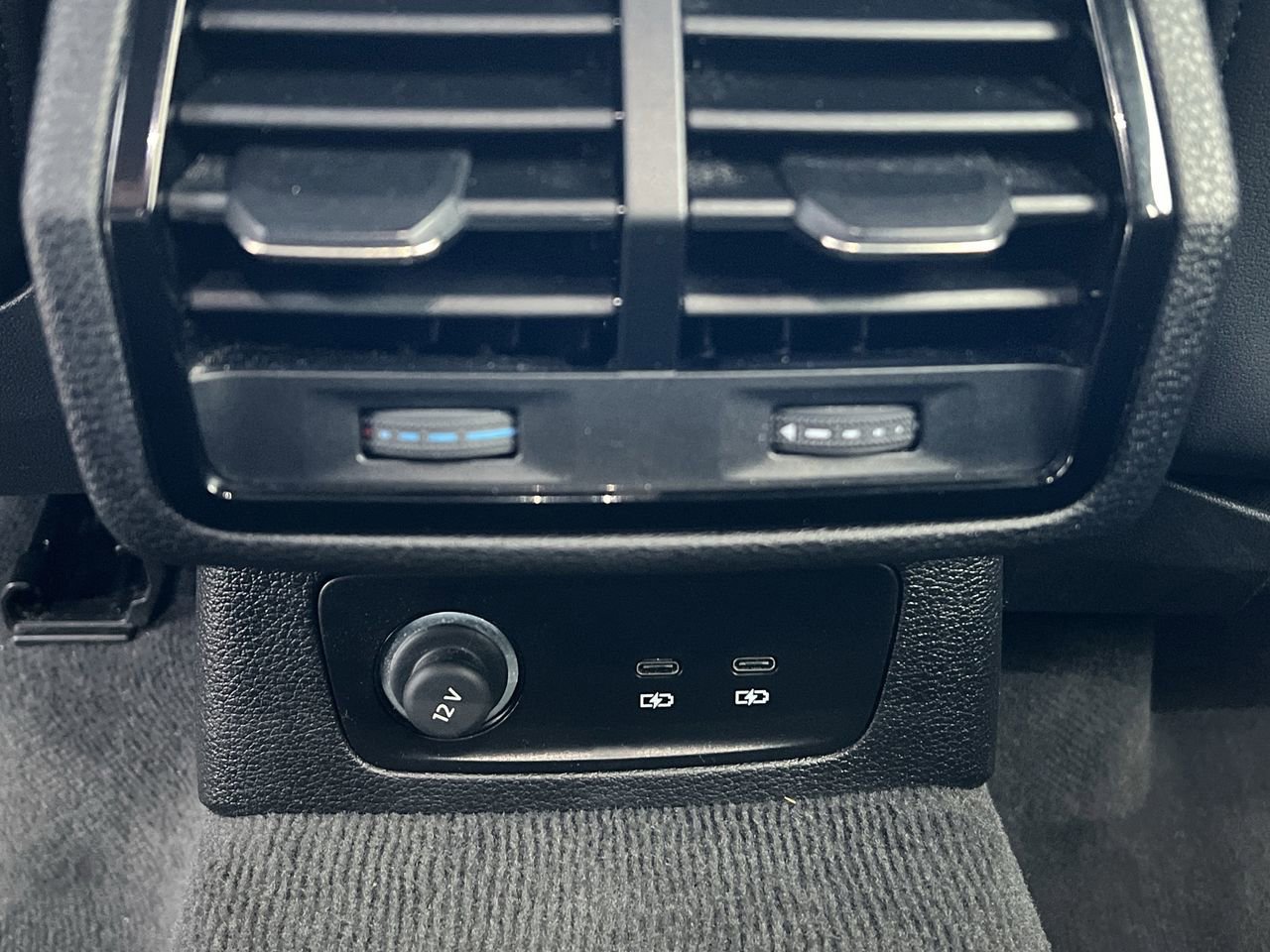 Used 2024 Audi Q3 2.0T Premium image 26