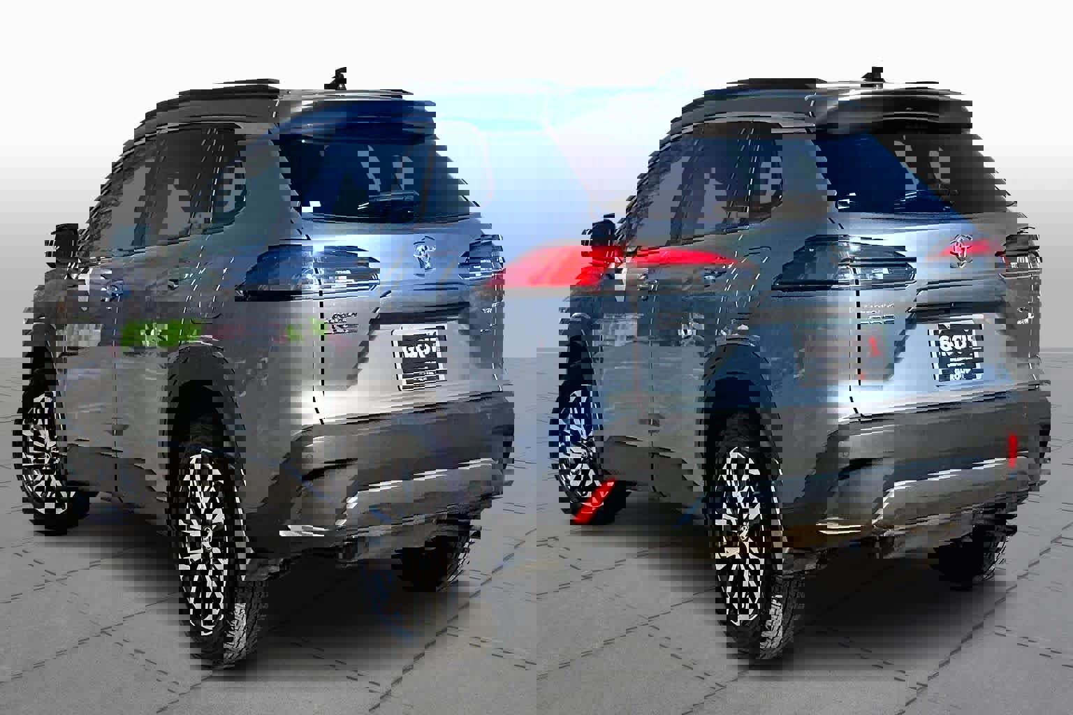 Used 2025 Toyota Corolla Cross XLE w/ Convenience Package image 12