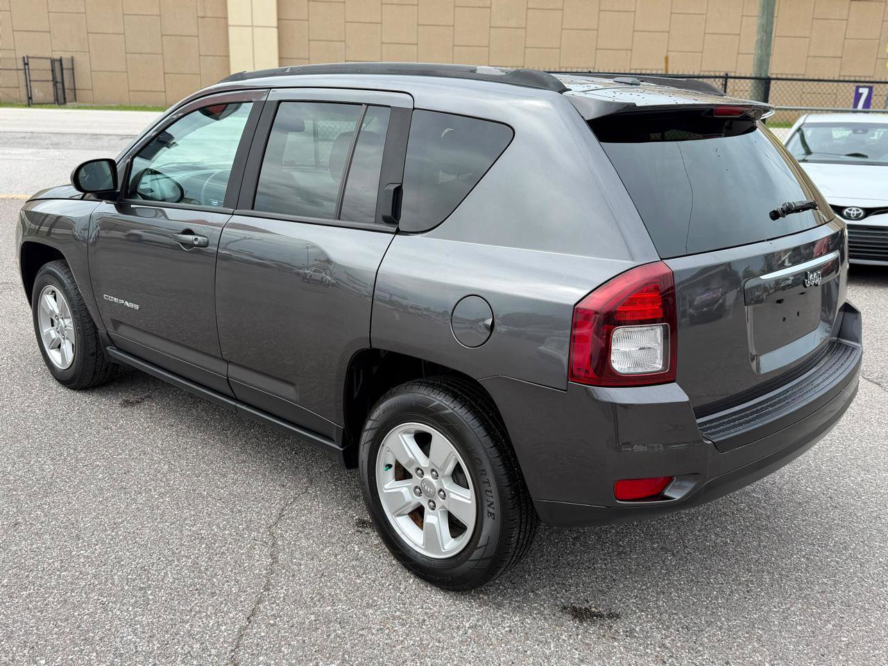 Used 2016 Jeep Compass Sport w/ Power Value Group FWD image 4