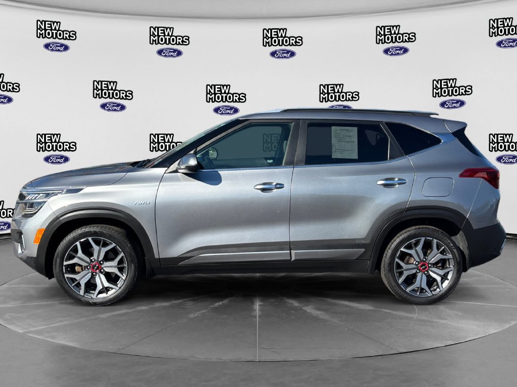 Used 2022 Kia Seltos SX w/ Sunroof Package AWD/4WD image 2