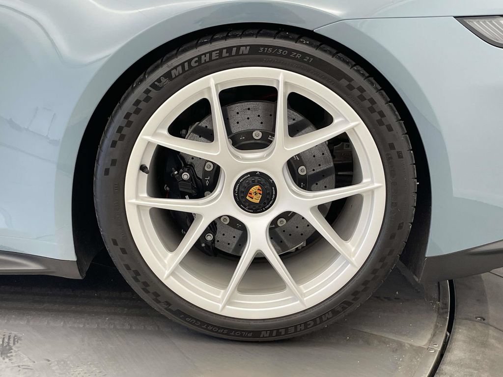 Certified 2024 Porsche 911 GT3 RS RWD image 12