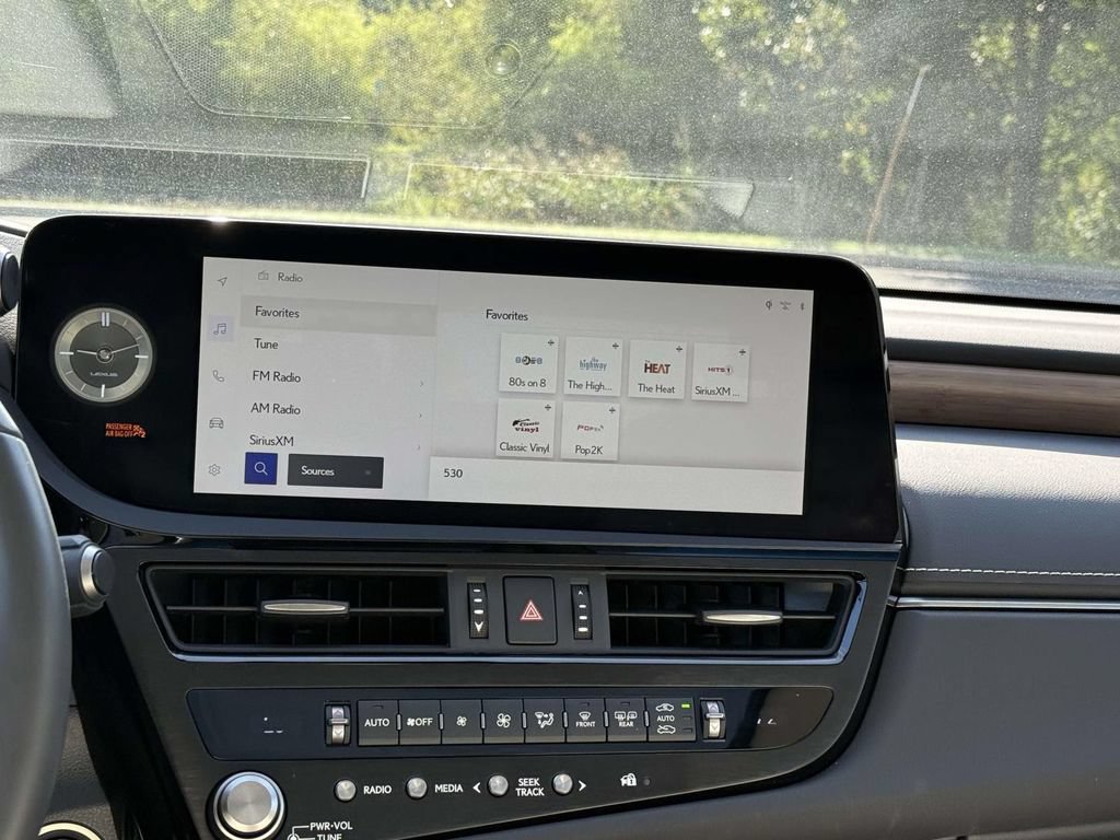 Used 2023 Lexus ES 350 w/ Premium Package FWD image 10