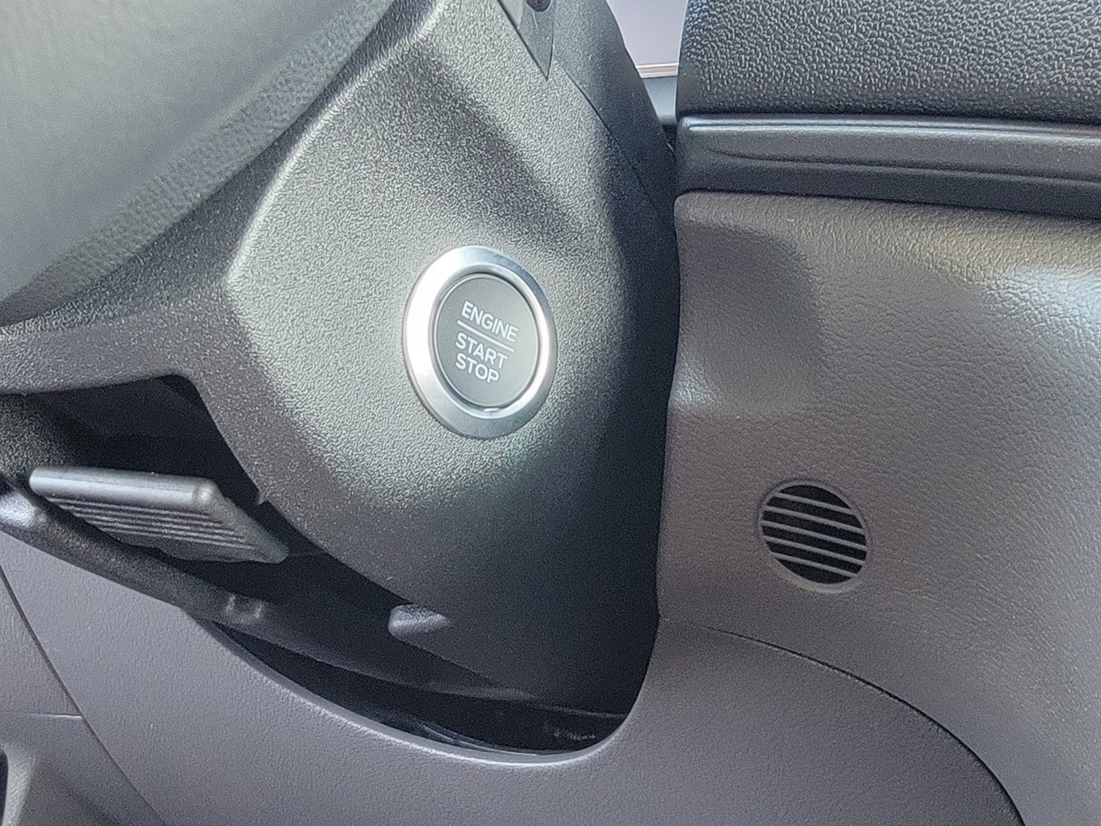 New 2026 Ford Transit 250 148 Medium Roof w/ Load Area Protection Package image 22