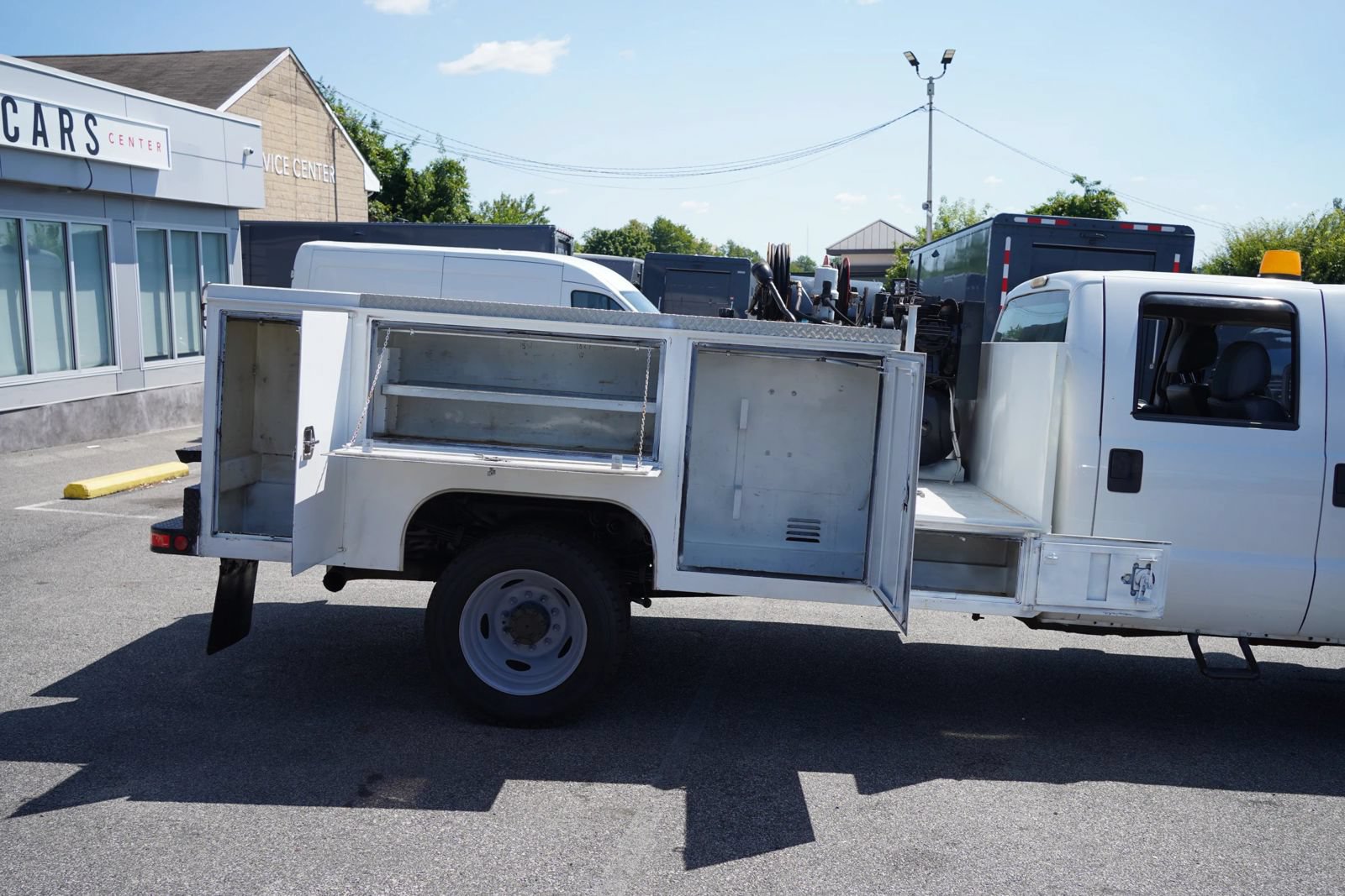 Used 2013 Ford F550 4x4 Crew Cab Super Duty w/ Payload Upgrade Pkg image 15