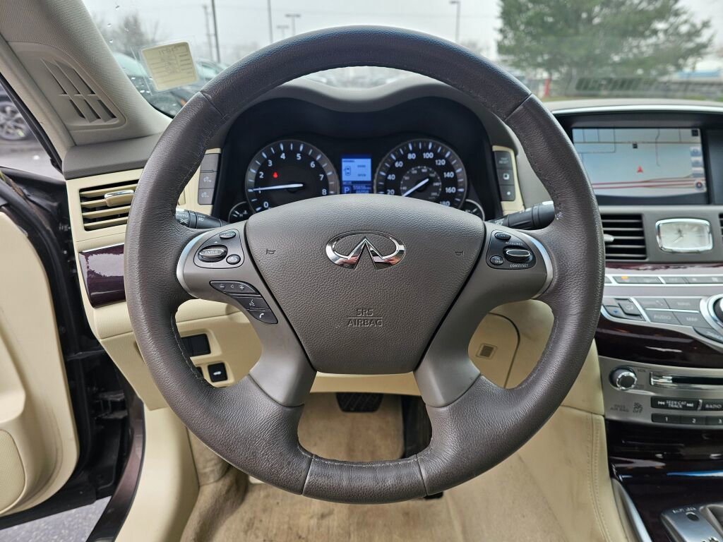 Used 2018 INFINITI Q70 Luxe image 28