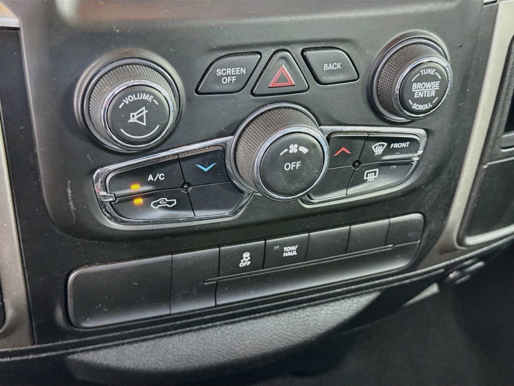 Used 2018 RAM 1500 Classic SLT image 19