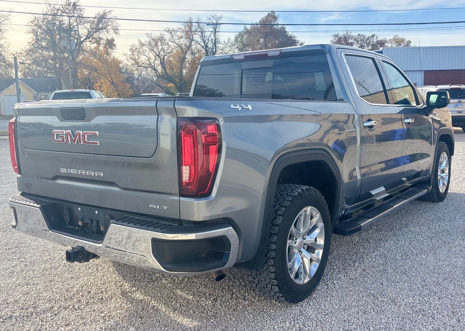 Used 2021 GMC Sierra 1500 SLT w/ SLT Premium Package image 2