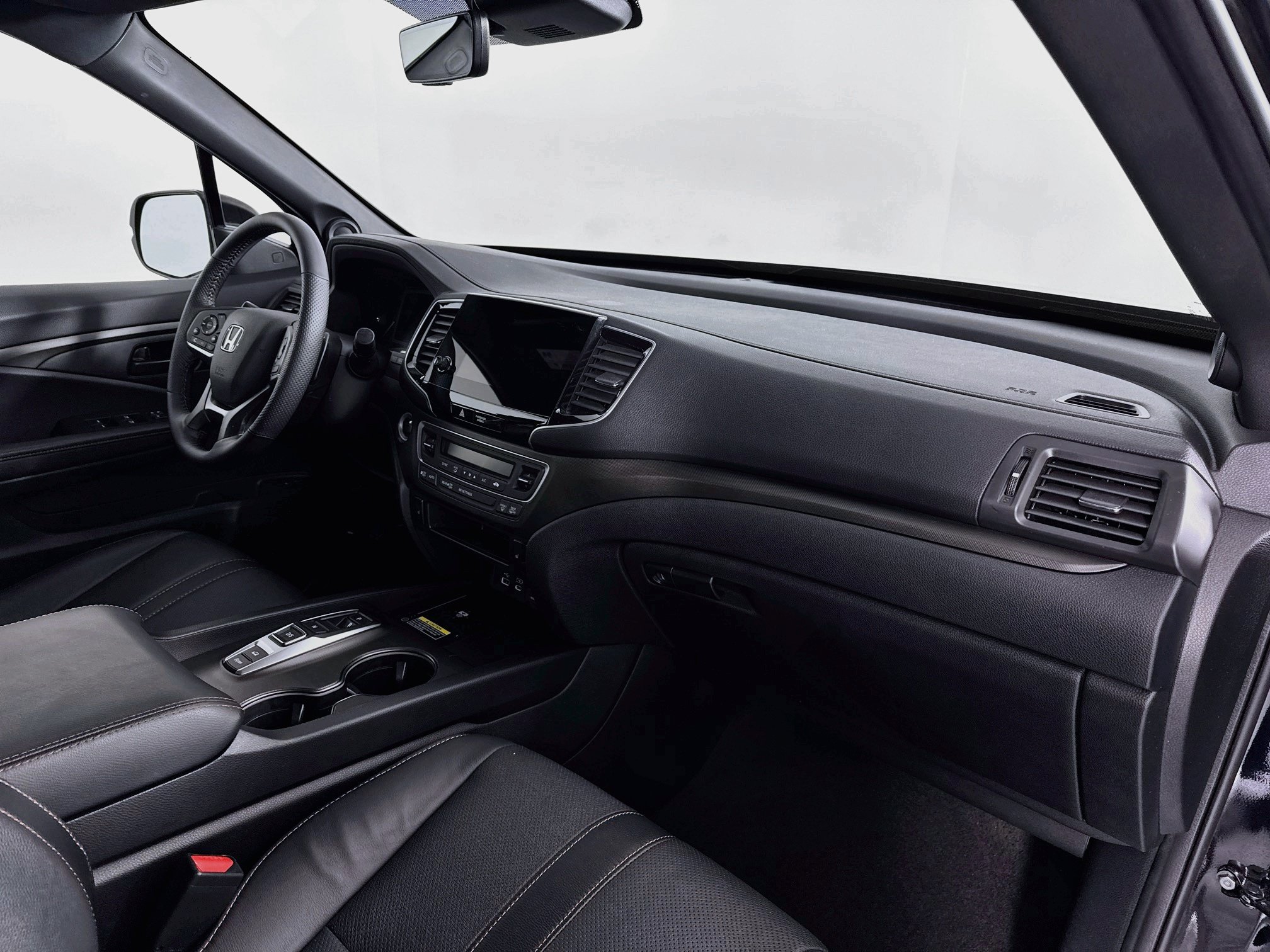 Certified 2024 Honda Passport TrailSport image 30