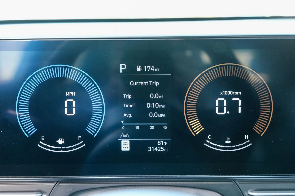 Used 2025 Hyundai Kona SEL AWD/4WD image 25