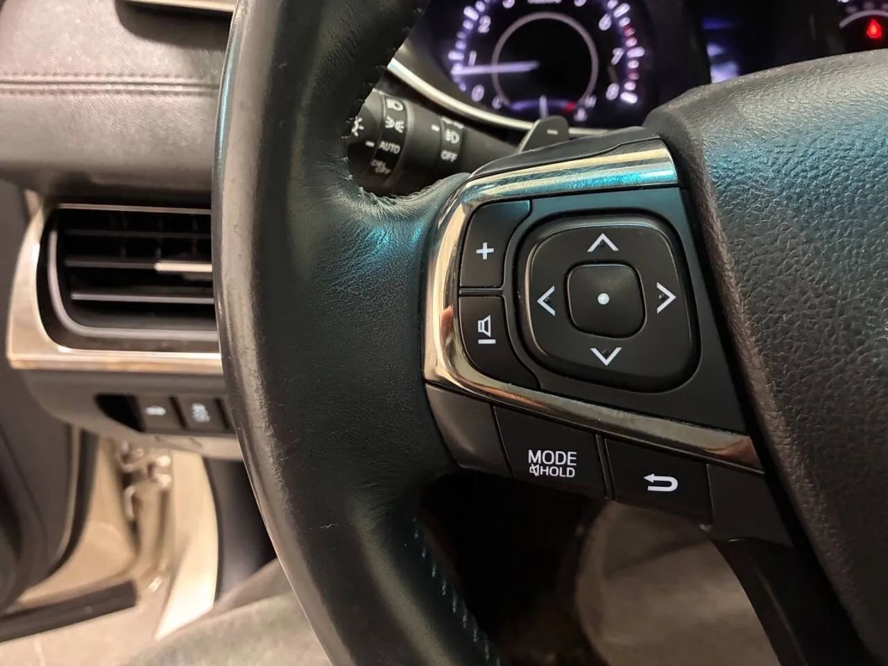 Used 2014 Toyota Avalon XLE Touring image 23