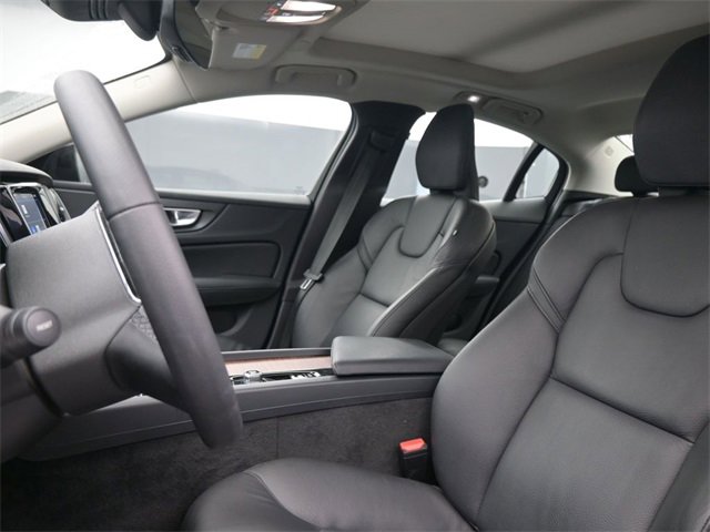 Used 2024 Volvo S60 B5 Plus image 9