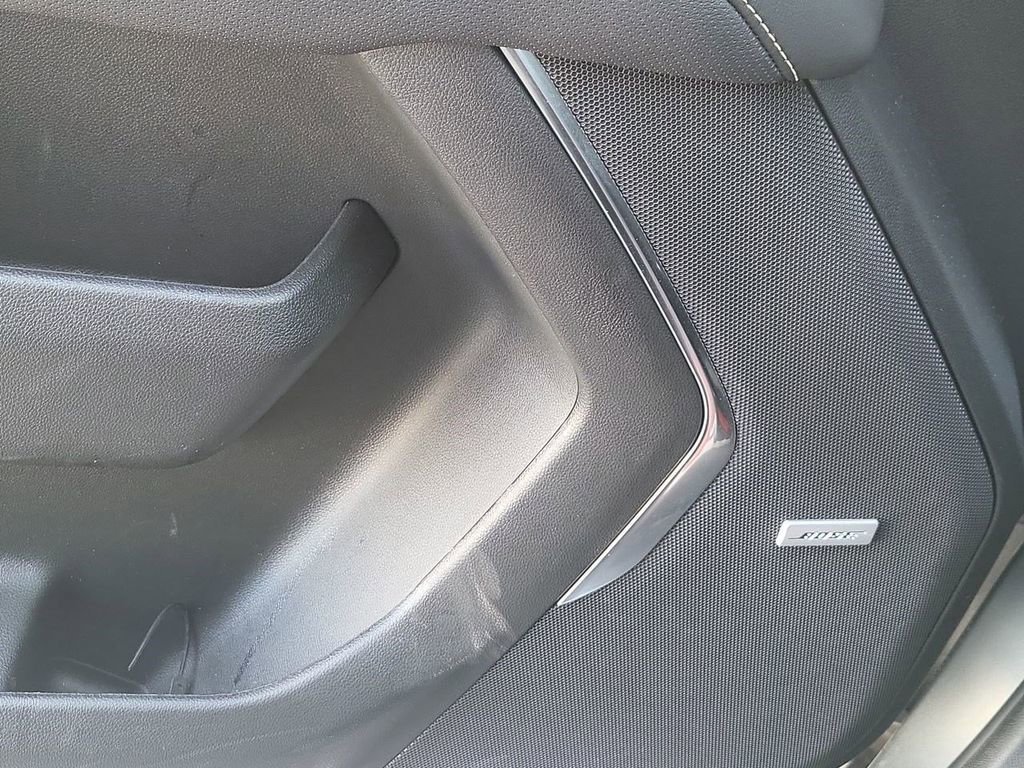 Used 2025 Chevrolet Suburban Premier image 30