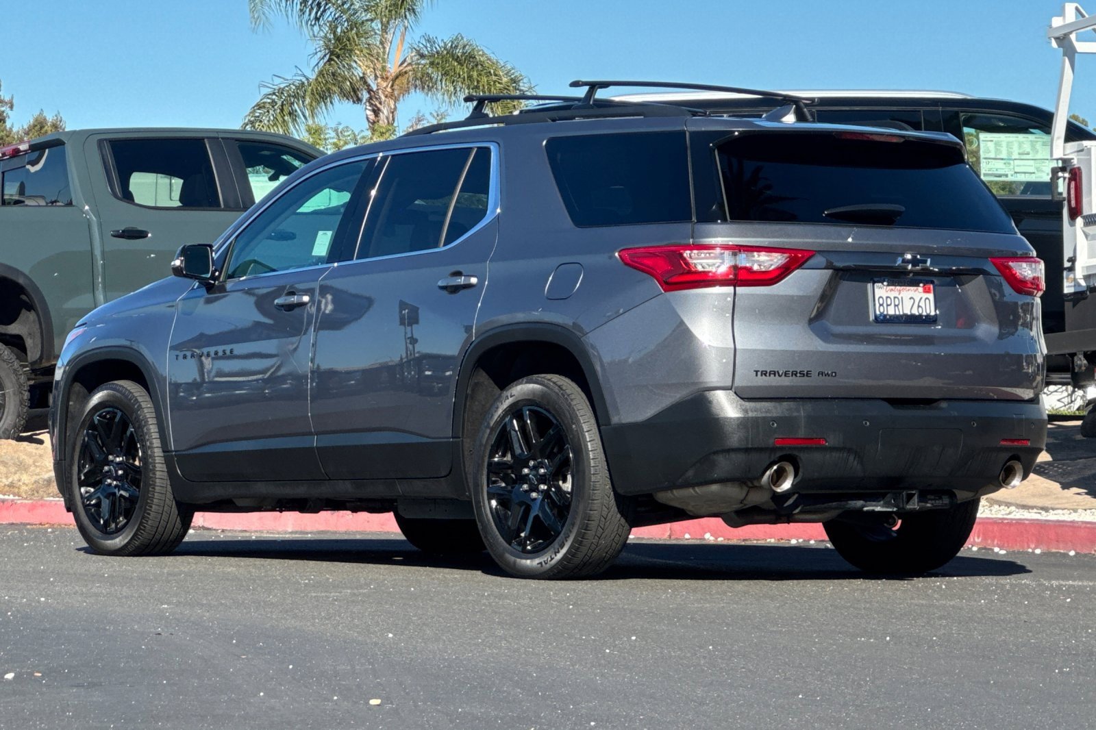 Used 2020 Chevrolet Traverse LT w/ LPO, Blackout Package image 7