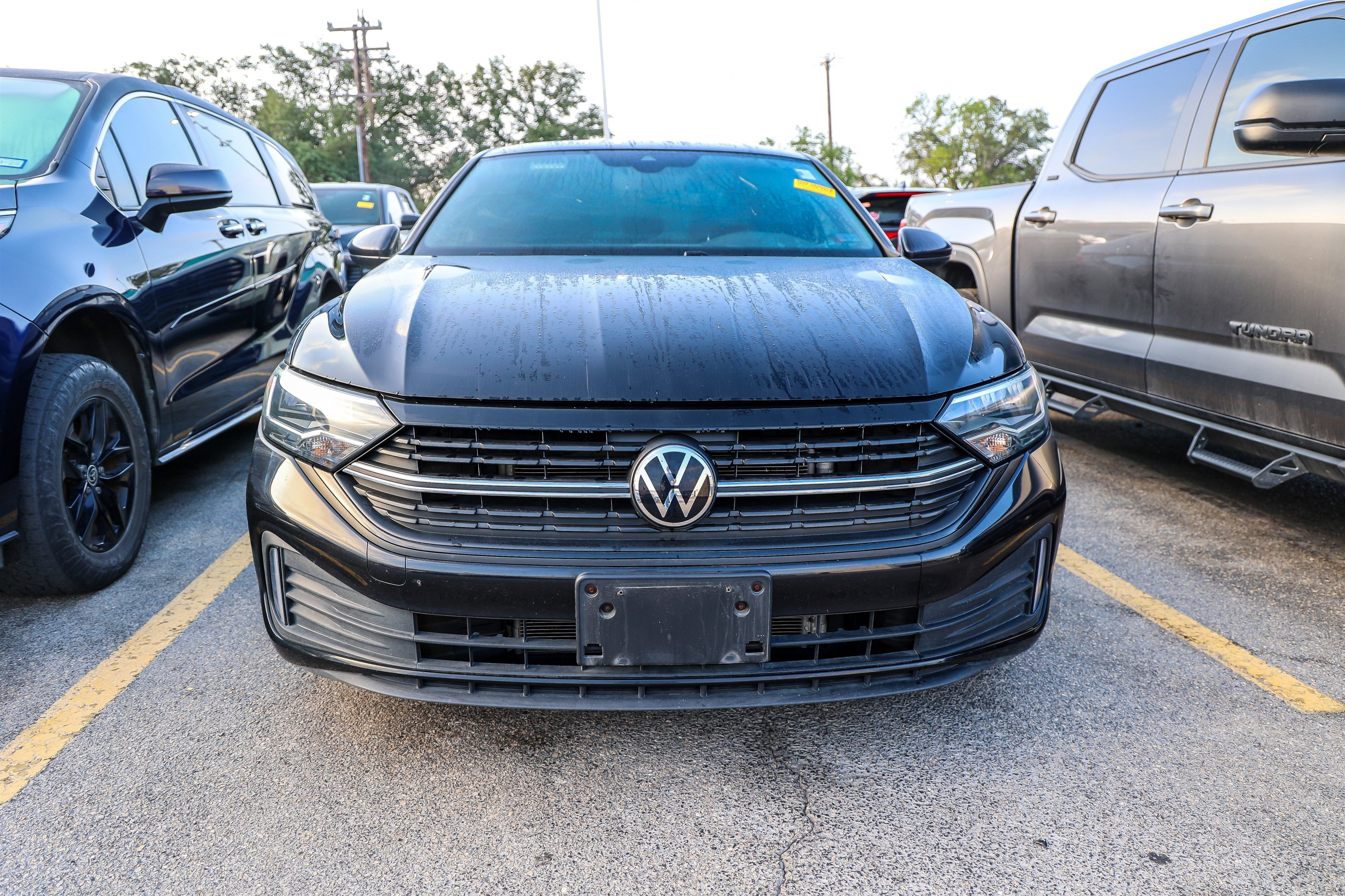 Used 2024 Volkswagen Jetta Sport FWD image 4