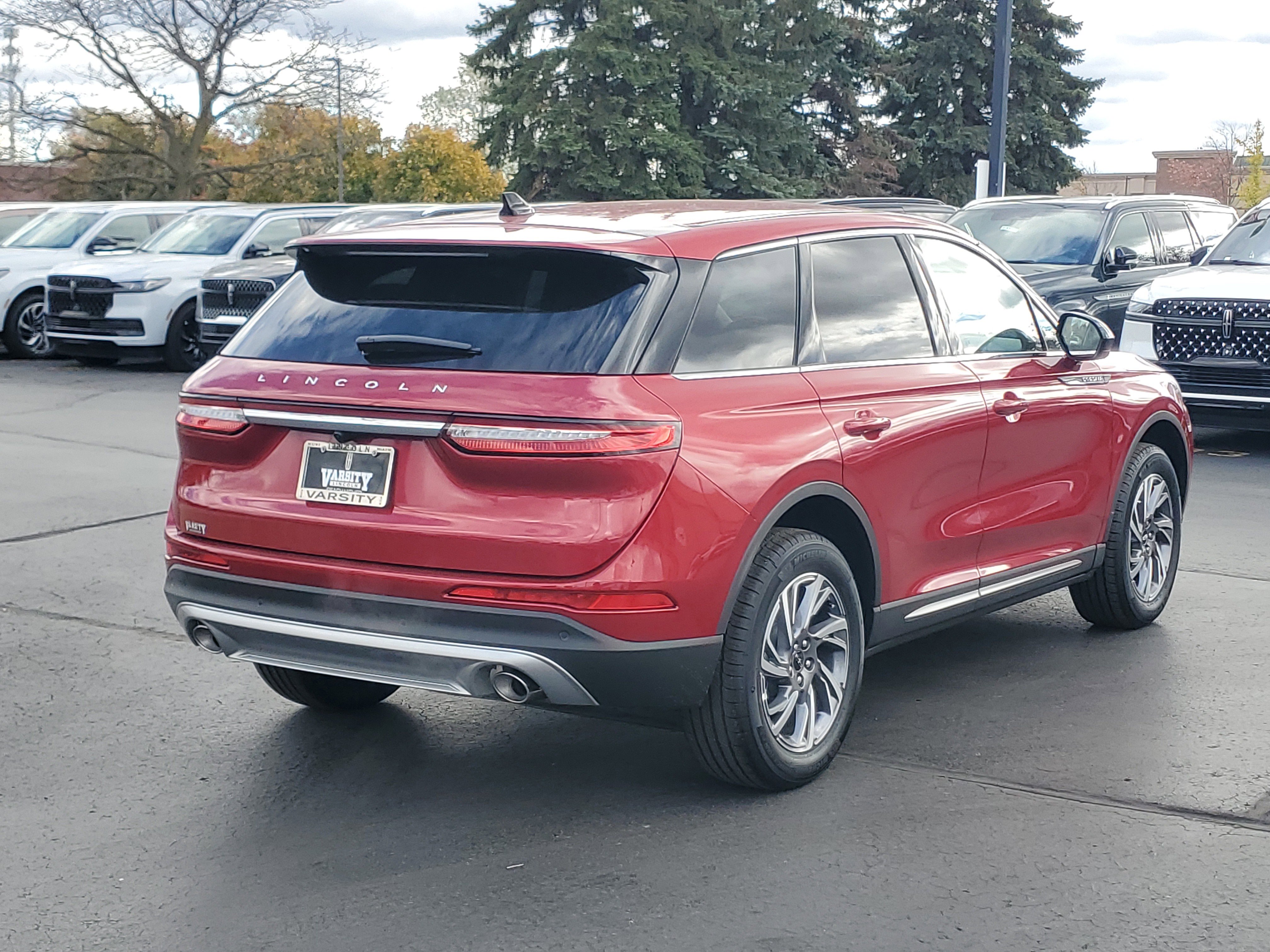 New 2025 Lincoln Corsair FWD image 4
