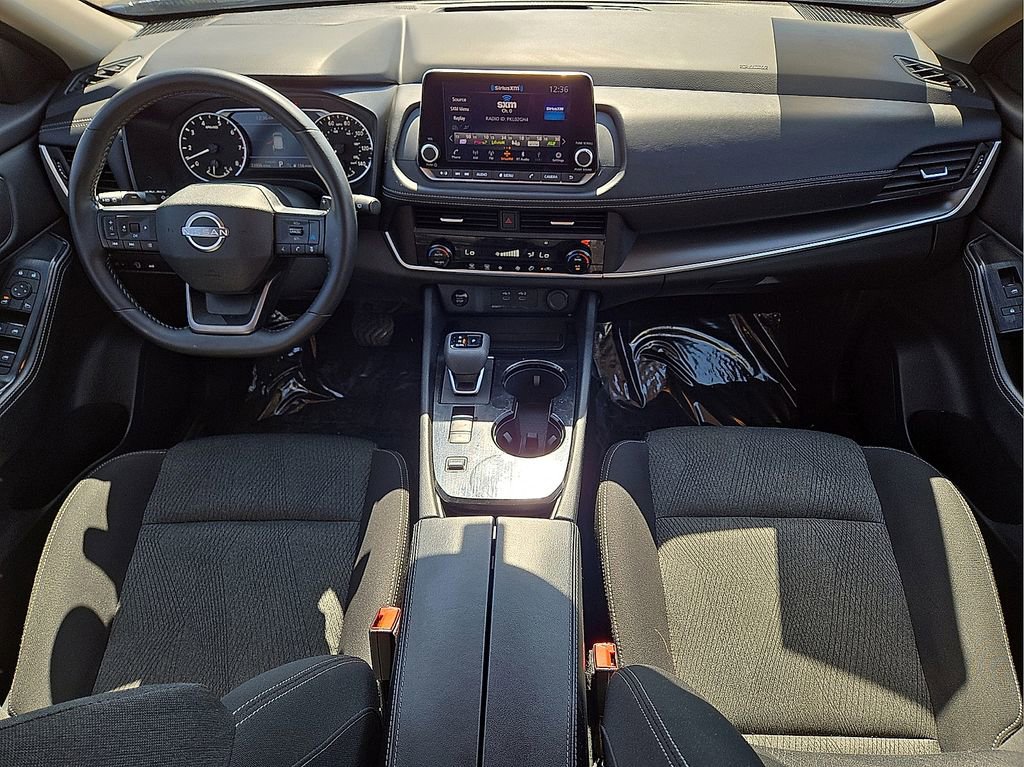 Used 2025 Nissan Rogue SV image 16