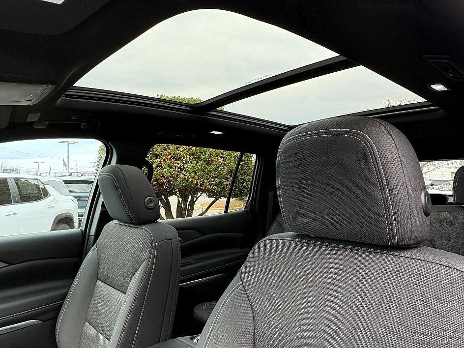 New 2026 Chevrolet Traverse LT w/ Sun and Wheel Package image 17