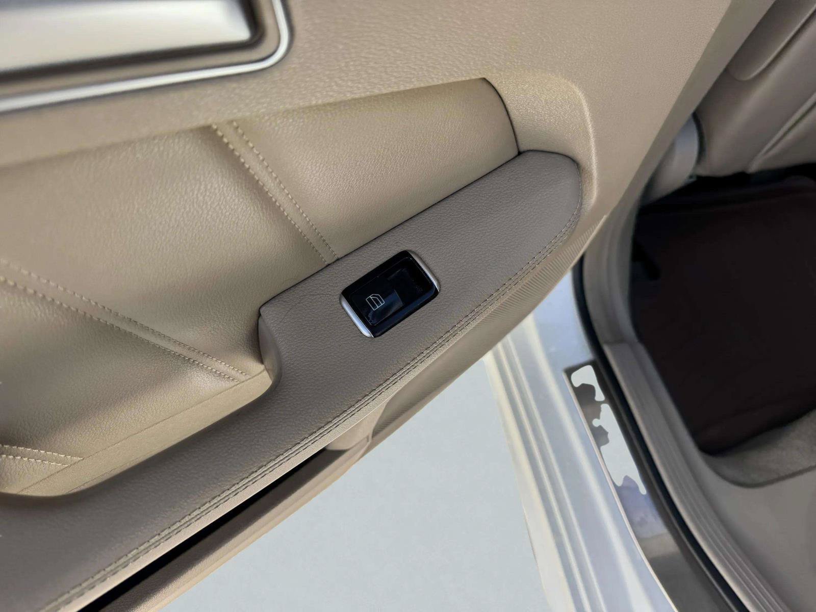 Used 2012 Mercedes-Benz E 63 AMG Sedan image 38