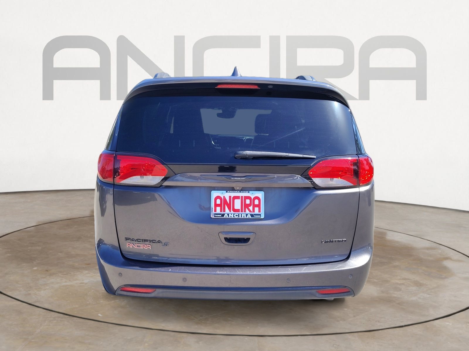 Used 2019 Chrysler Pacifica Limited w/ Advanced Safetytec Group FWD image 9