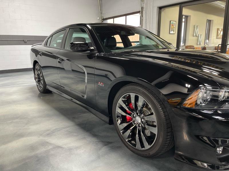 Used 2014 Dodge Charger SRT8 w/ Harman/Kardon Audio Group RWD image 8