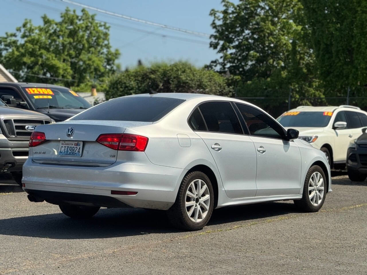 Used 2015 Volkswagen Jetta SE FWD image 4