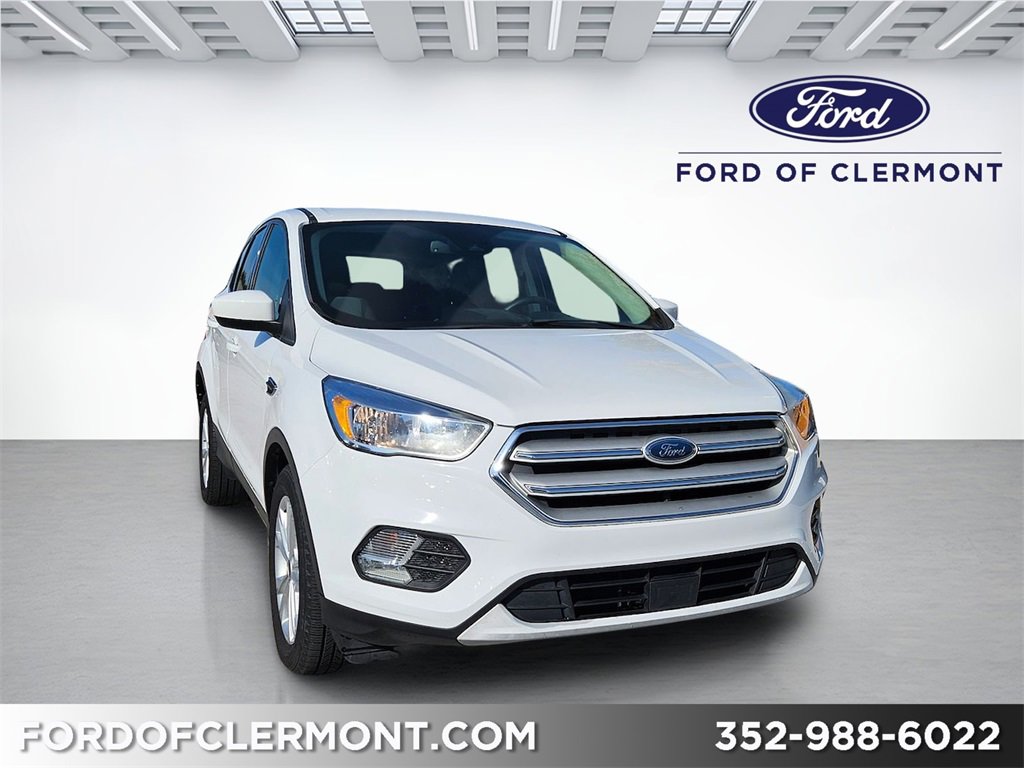 Used 2019 Ford Escape SE image 1
