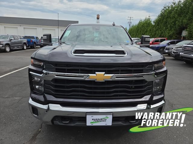 Used 2024 Chevrolet Silverado 2500 LT AWD/4WD image 2