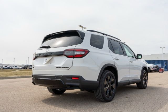 Used 2026 Honda Pilot Black Edition image 7