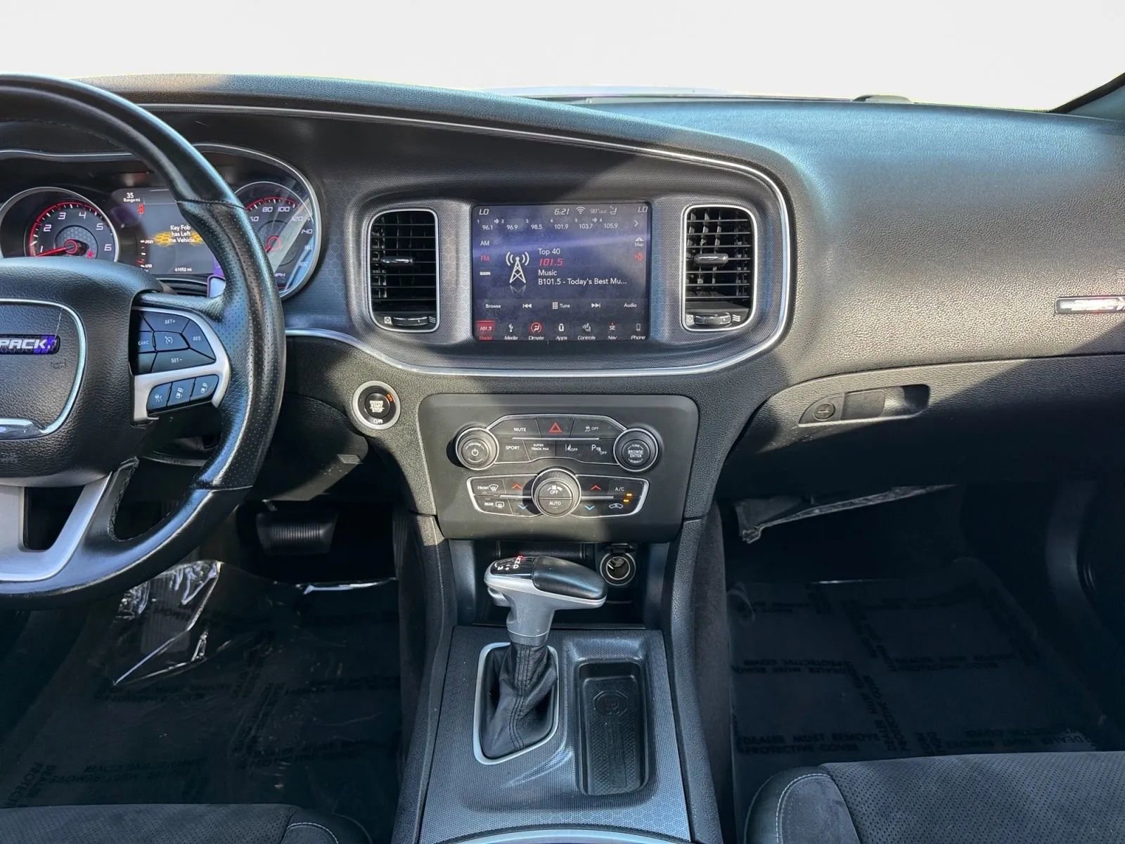 Used 2018 Dodge Charger R/T Scat Pack RWD image 13