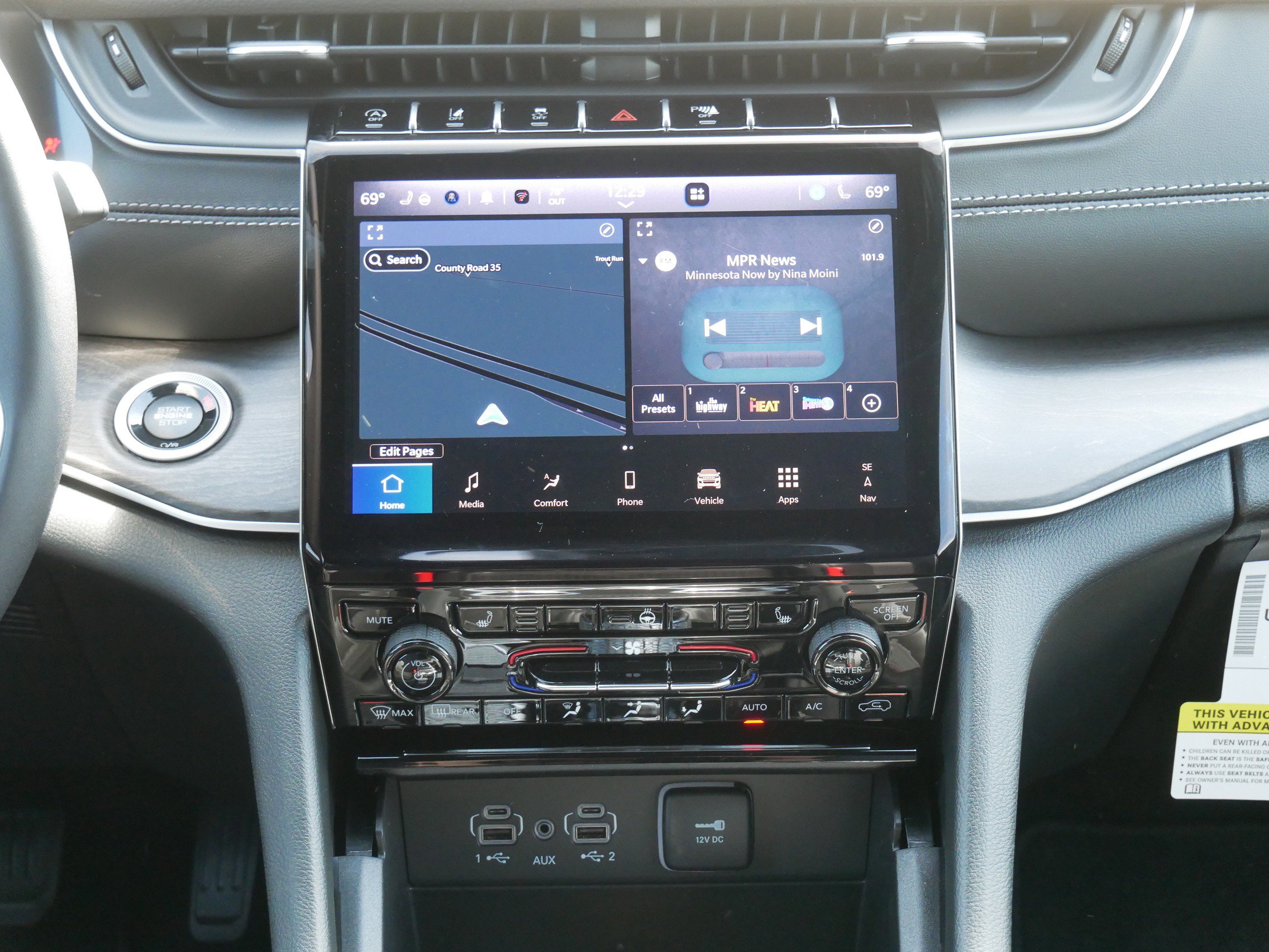 New 2025 Jeep Grand Cherokee Limited w/ Black Appearance Package image 10