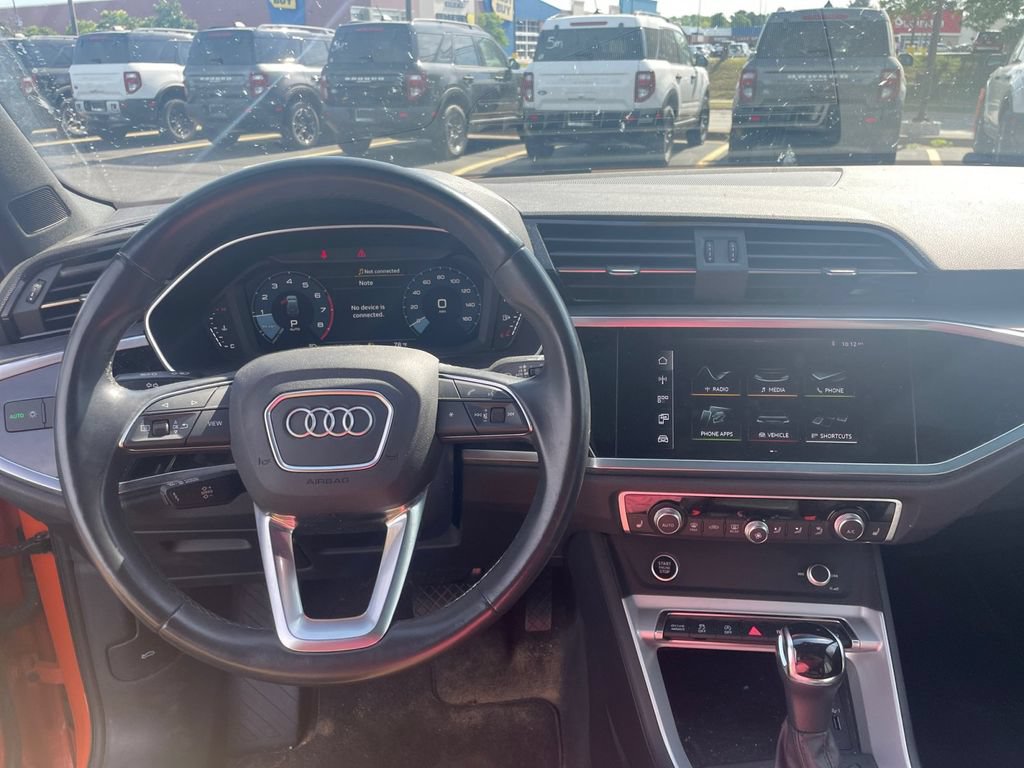 Used 2021 Audi Q3 2.0T Premium w/ Convenience Package AWD/4WD image 17