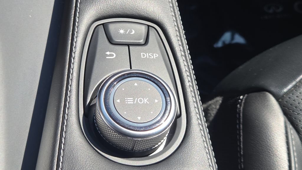 Used 2022 INFINITI QX50 Luxe w/ Appearance Package AWD/4WD image 26