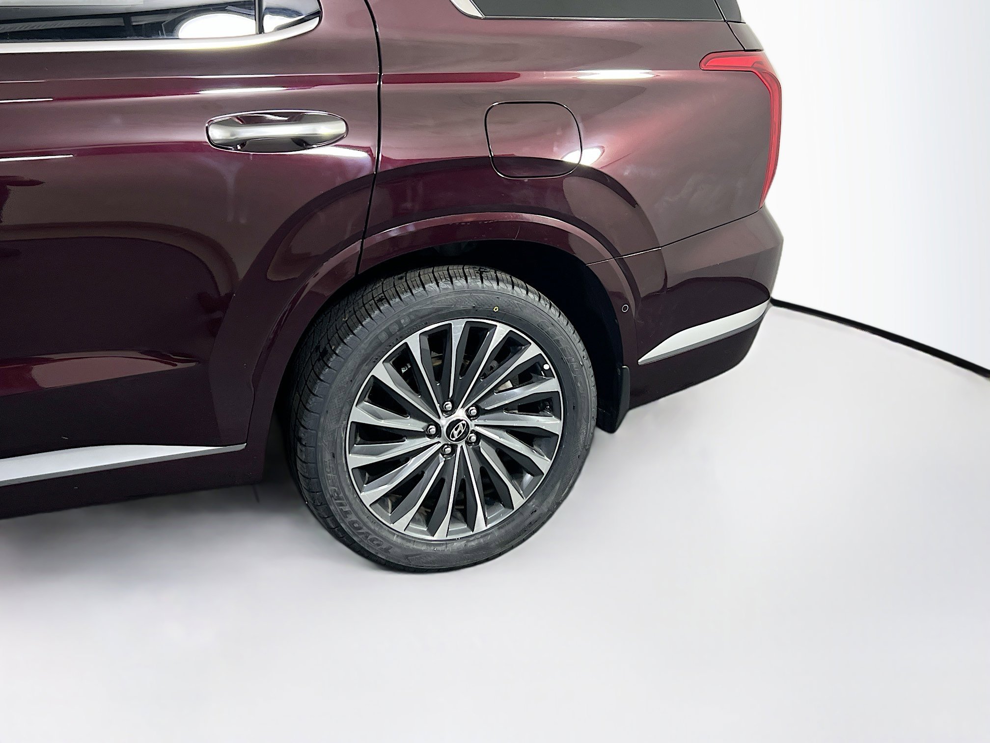 Used 2023 Hyundai Palisade Calligraphy image 32