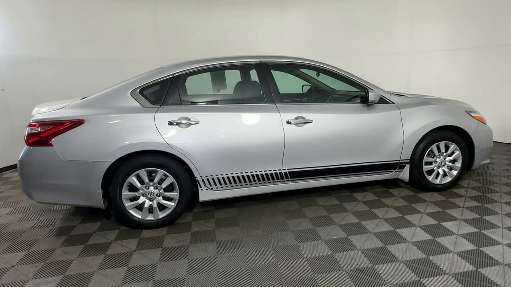 Used 2016 Nissan Altima 2.5 S w/ Power Driver Seat Package FWD image 12
