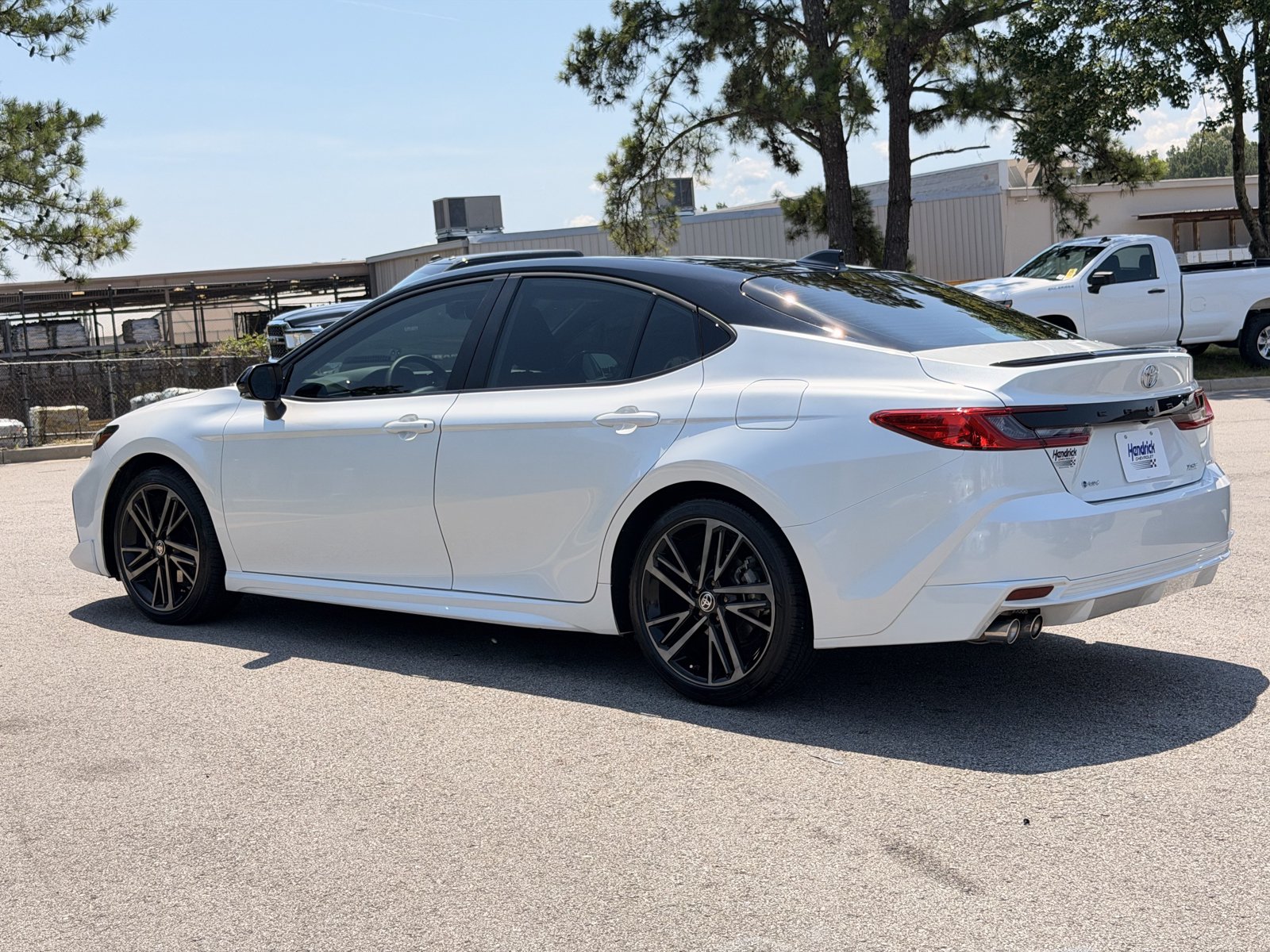 Used 2025 Toyota Camry XSE FWD image 10
