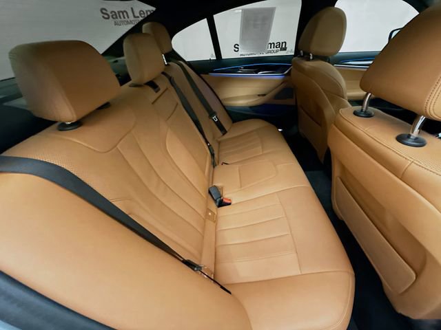 Used 2023 BMW 530e xDrive w/ Premium Package image 30