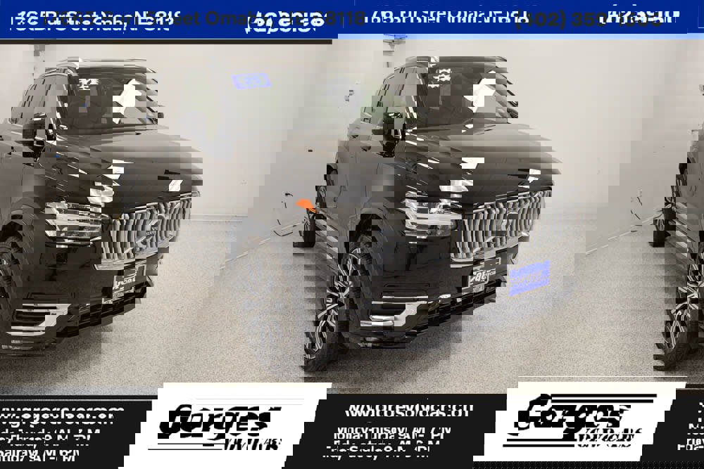 Certified 2025 Volvo XC90 B6 Plus image 1