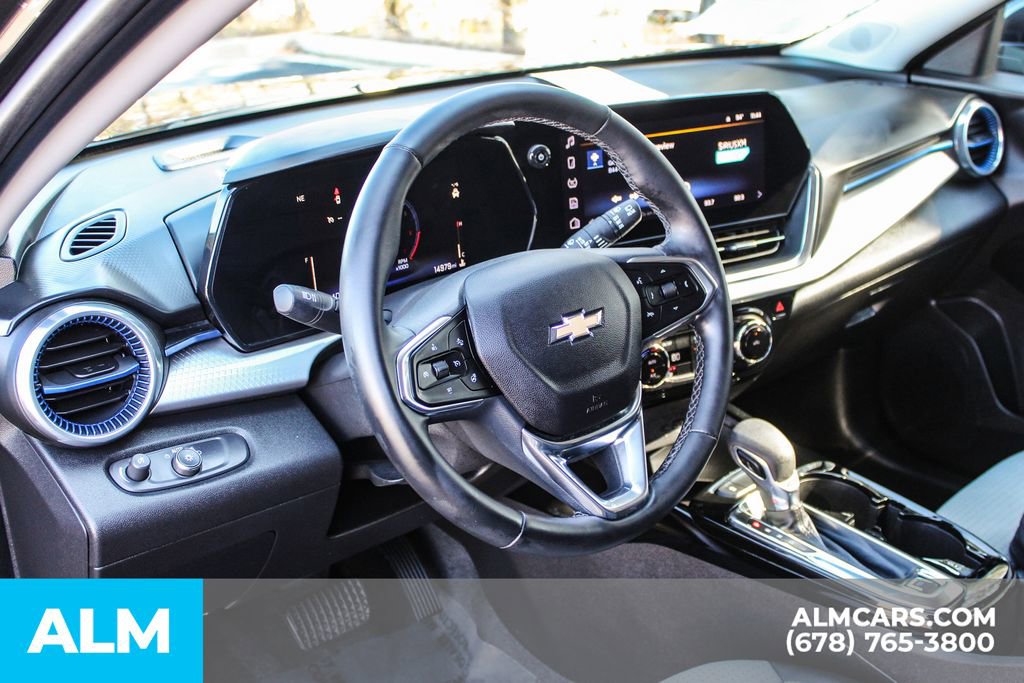 Used 2025 Chevrolet Trax LT w/ LT Convenience Package image 23