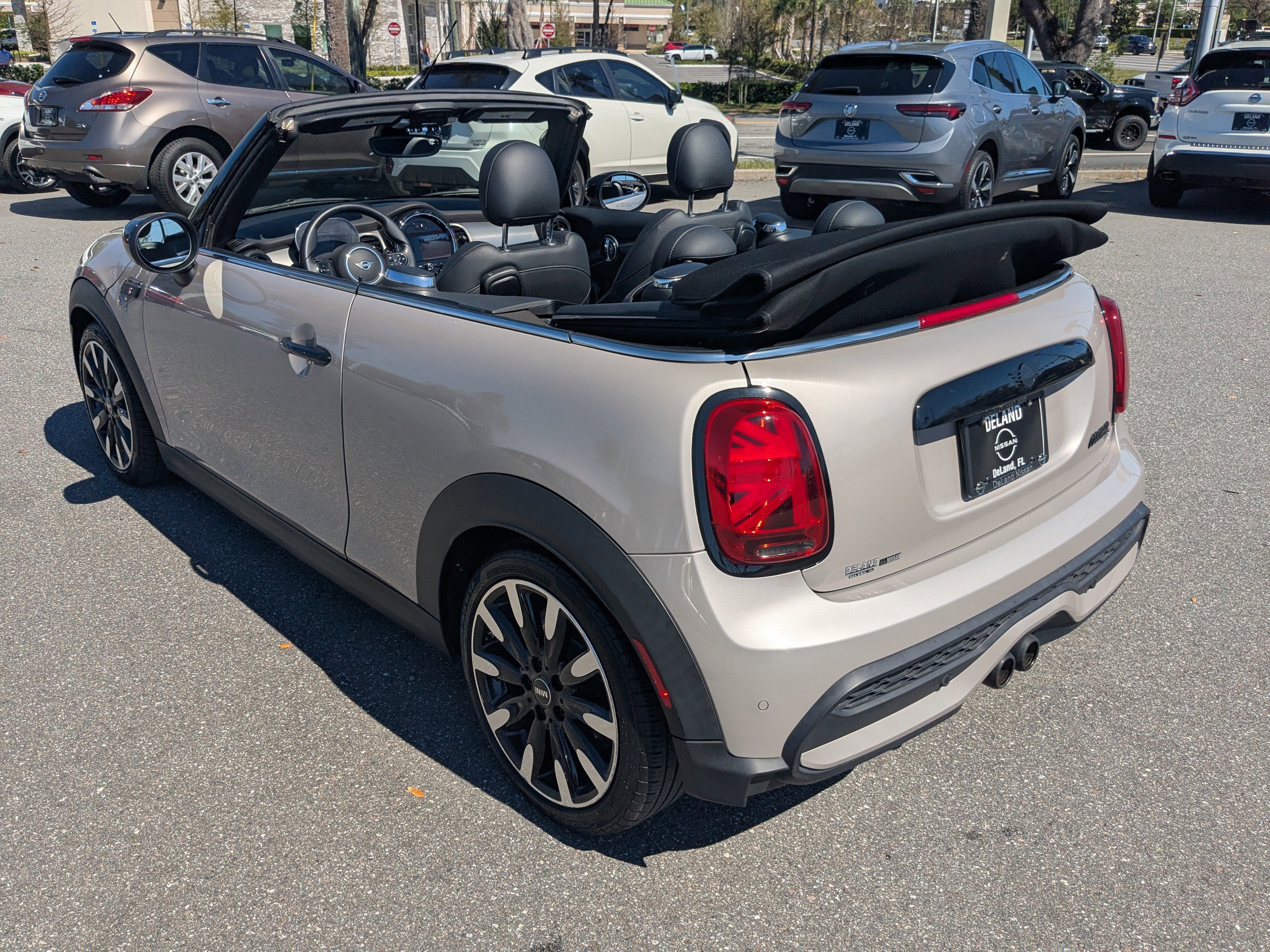 Used 2023 MINI Cooper S image 13