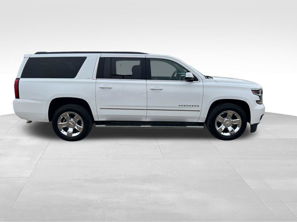 Used 2018 Chevrolet Suburban LT w/ LT Signature Package image 7