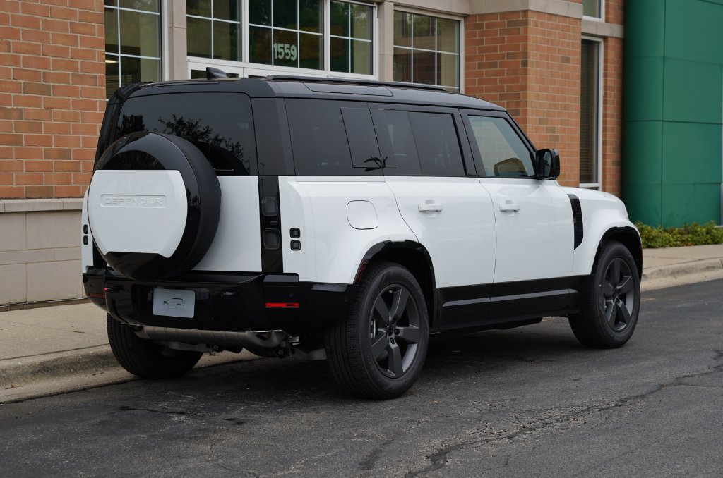 New 2026 Land Rover Defender 110 X-Dynamic SE AWD/4WD image 6