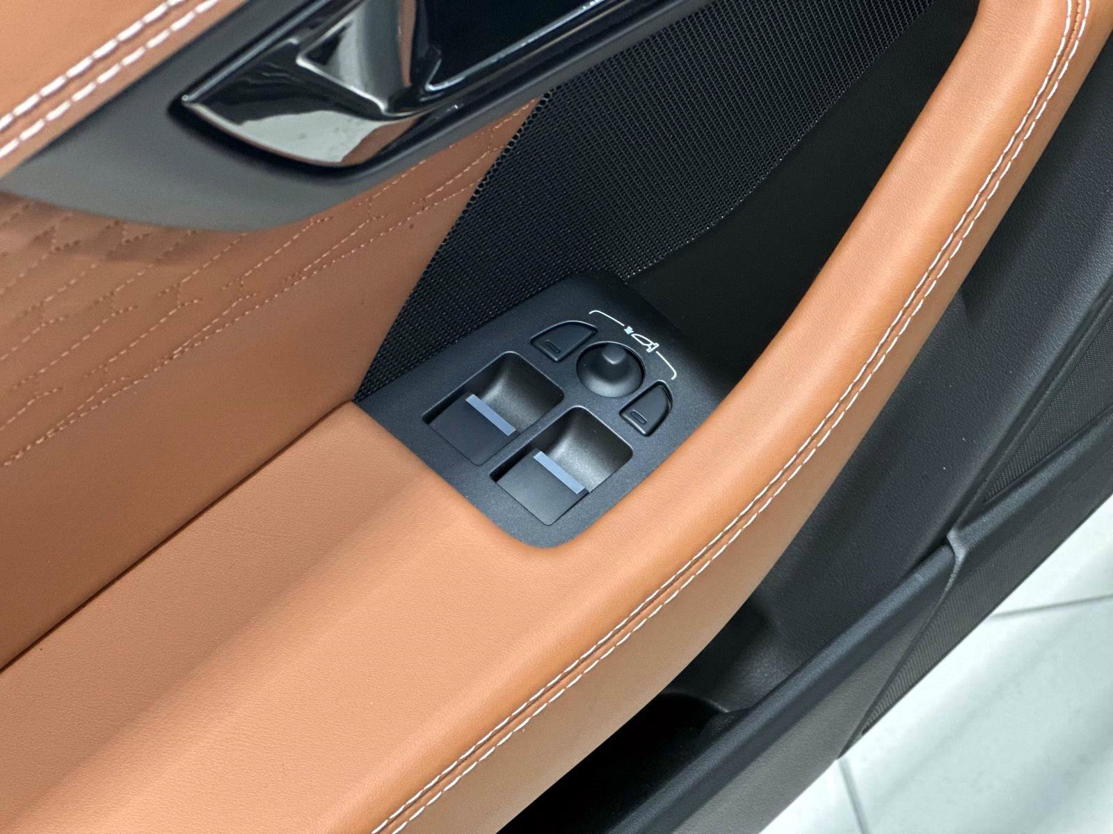 New 2024 Jaguar F-TYPE R image 10