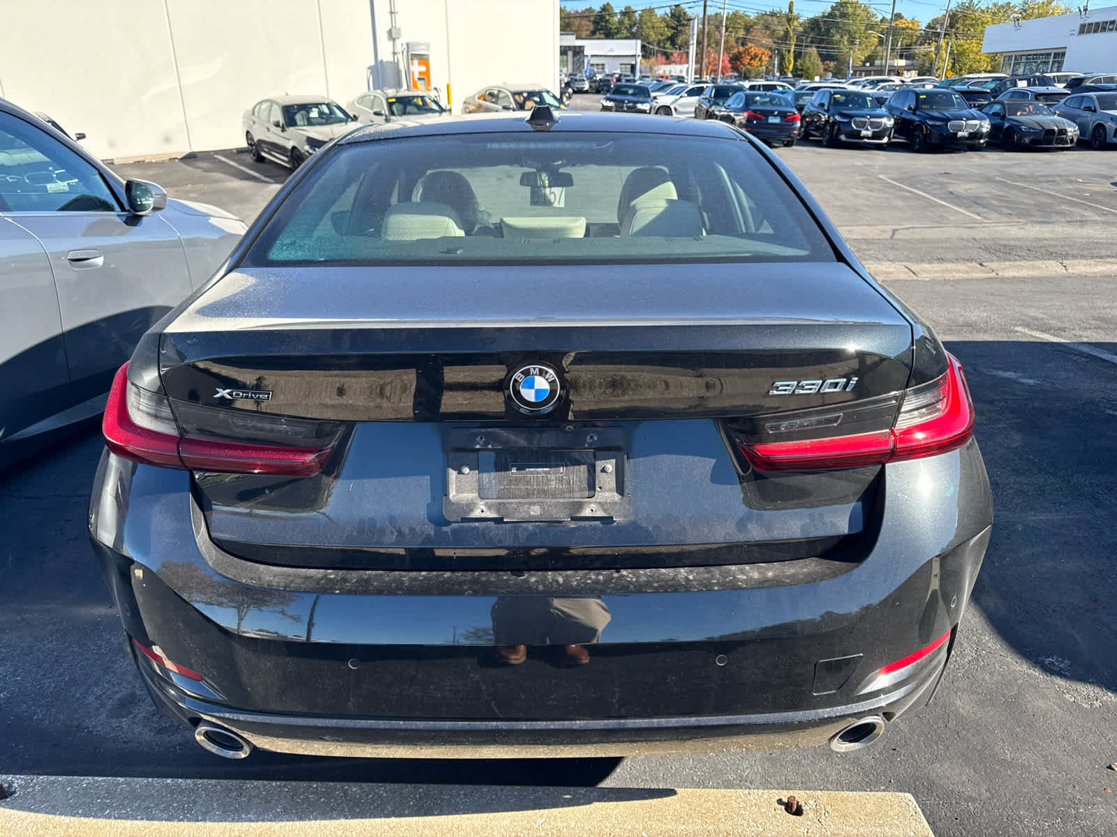 Used 2024 BMW 330i xDrive Sedan w/ Premium Package AWD/4WD image 5