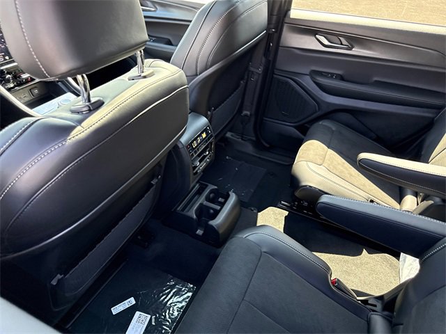 New 2025 Jeep Grand Cherokee L Altitude image 29