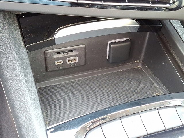 Used 2021 Buick Envision Essence w/ Technology Package I image 28