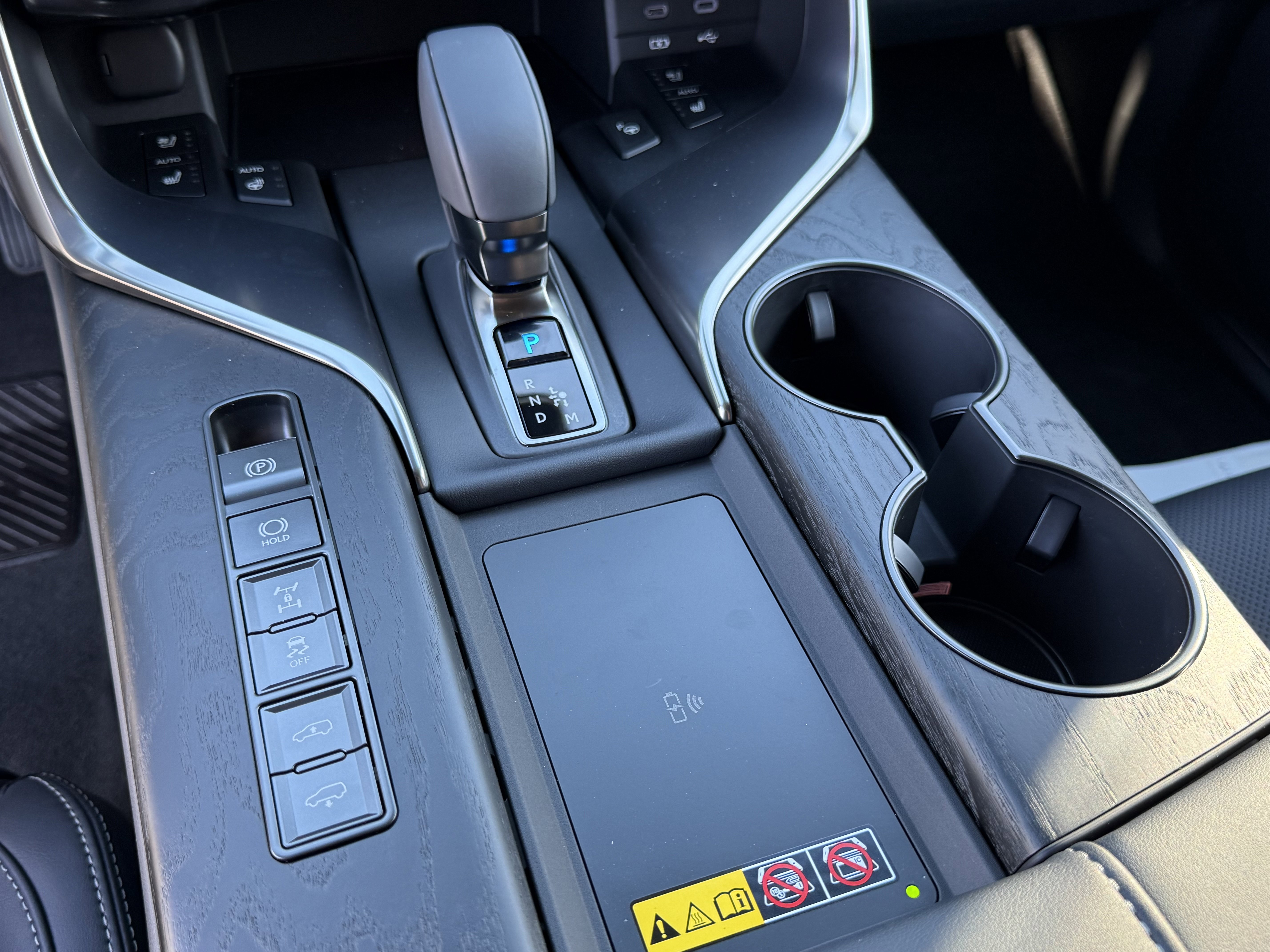 New 2026 Lexus LX 700h Luxury image 24