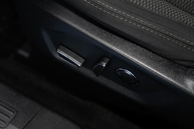 Used 2017 Ford Explorer XLT image 15