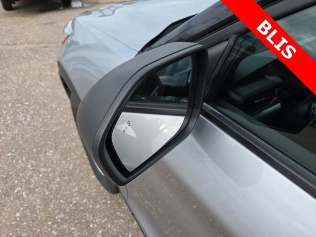 Used 2022 Ford Explorer XLT image 18