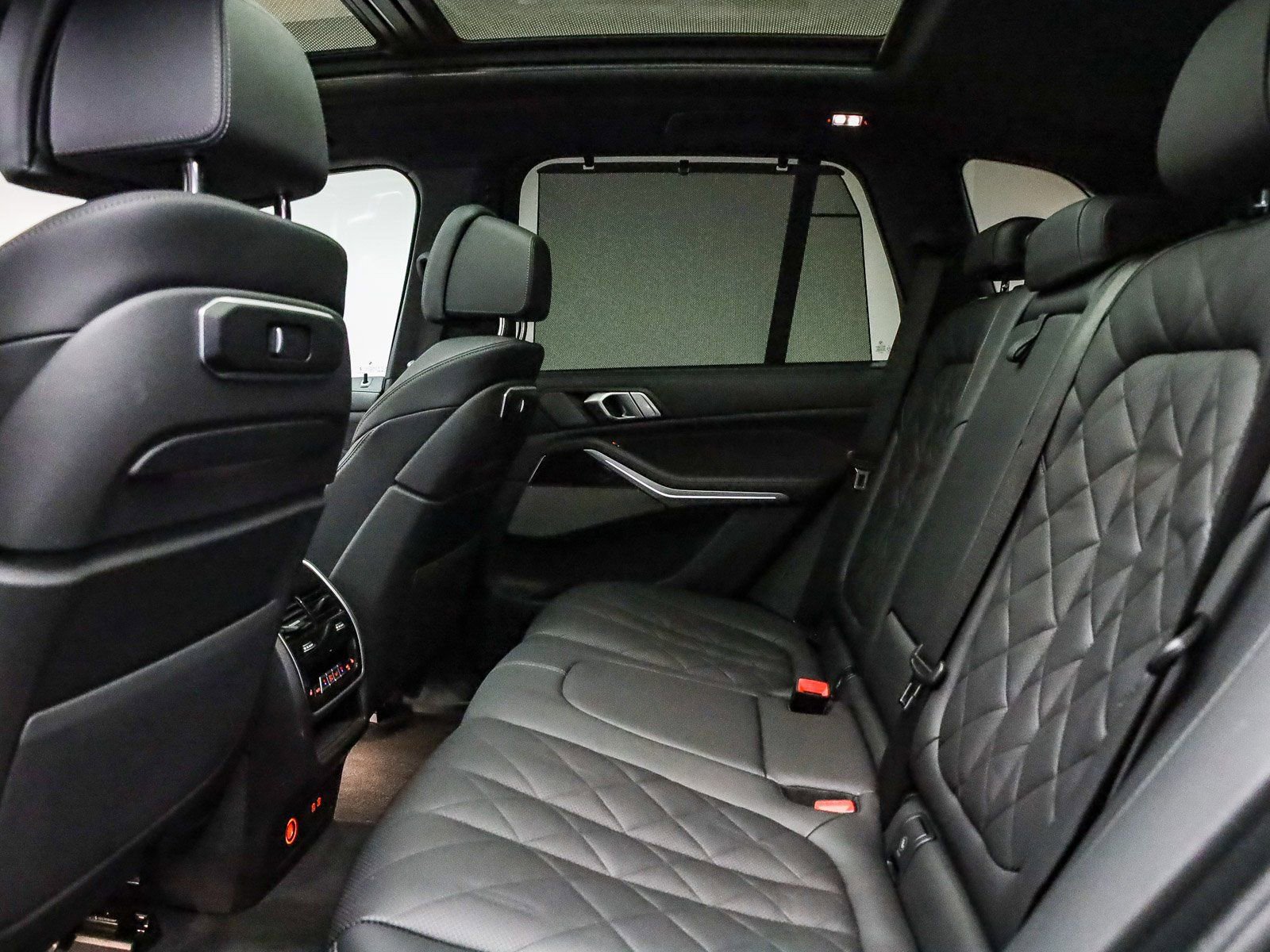 Certified 2025 BMW X5 xDrive50e w/ Executive Package image 20