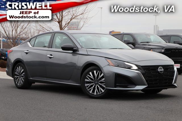 Used 2024 Nissan Altima 2.5 SV